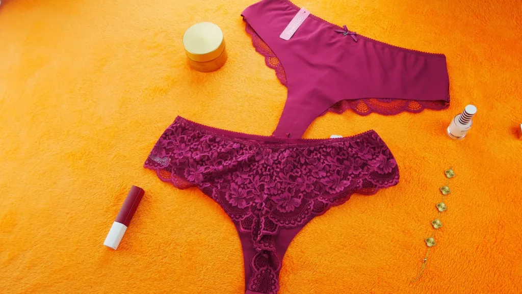Culotte brésilienne sans couture avec dos en dentelle — Pour L lingerie de luxe