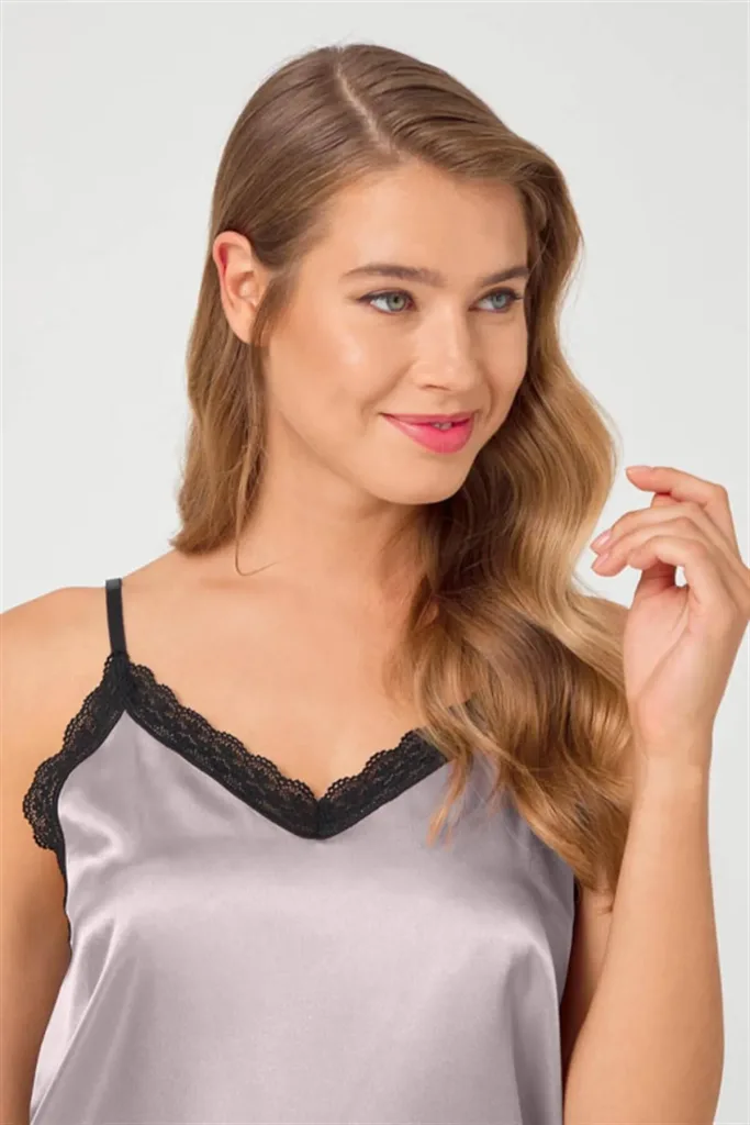 Pyjama Satin Dentelle Beige — Pour L lingerie de luxe