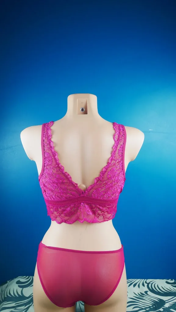 Ensemble Soutien-Gorge en dentelle avec rembourré cherry — Pour L lingerie de luxe
