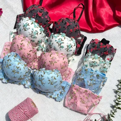 Ensemble soutien gorge et string dentelle — Pour L lingerie de luxe