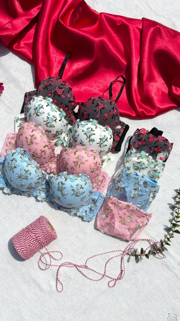 Ensemble soutien gorge et string dentelle — Pour L lingerie de luxe