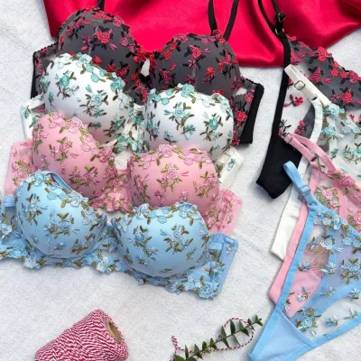 Ensemble soutien gorge et string dentelle — Pour L lingerie de luxe