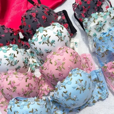 Ensemble soutien gorge et string dentelle — lingerie de luxe Pour L