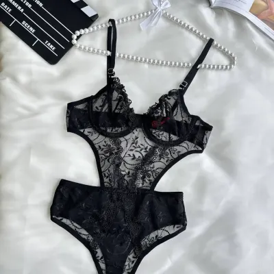 Bodysuite en dentelle transparent — Pour L lingerie de luxe