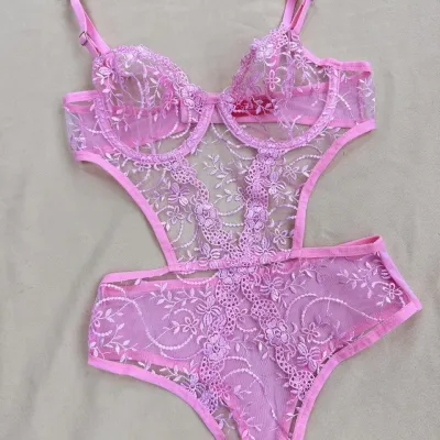 Bodysuite en dentelle transparent — Pour L lingerie de luxe