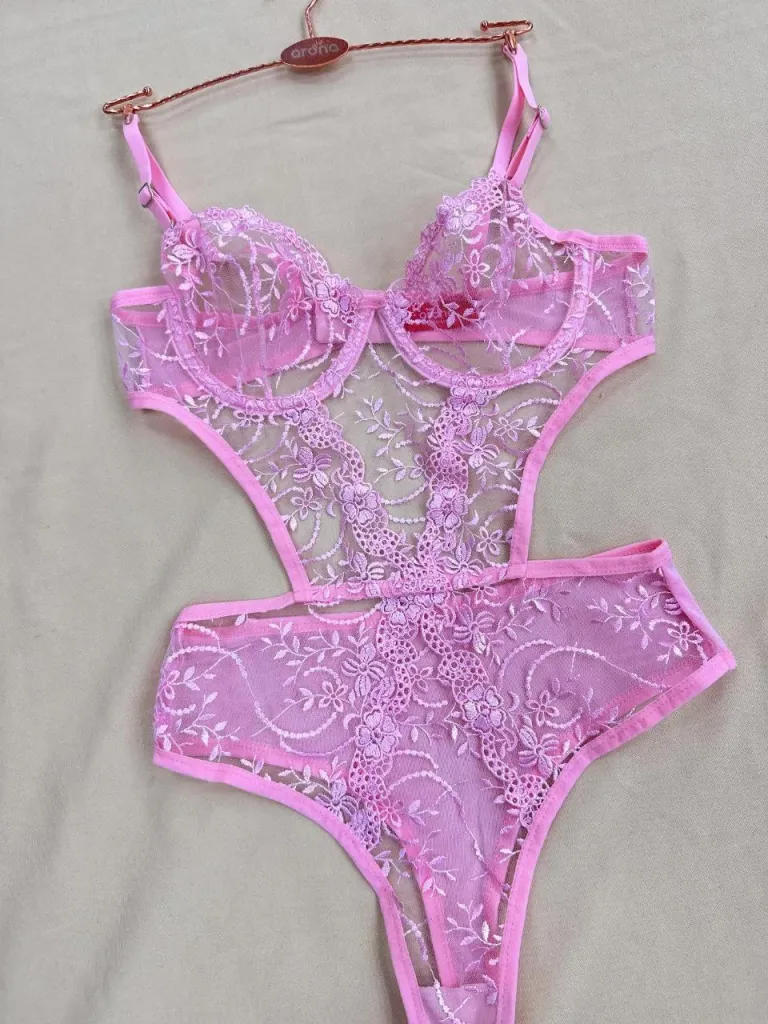 Bodysuite en dentelle transparent — Pour L lingerie de luxe