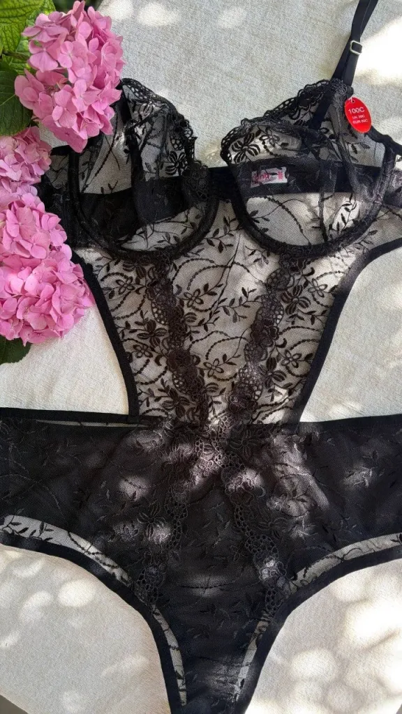 Bodysuit dentelle florale curvy — Pour L lingerie de luxe