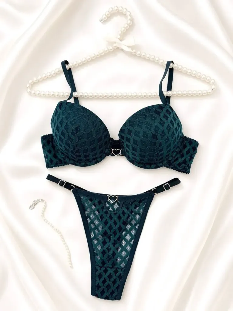 Ensemble de lingerie vert en dentelle — Pour L lingerie de luxe
